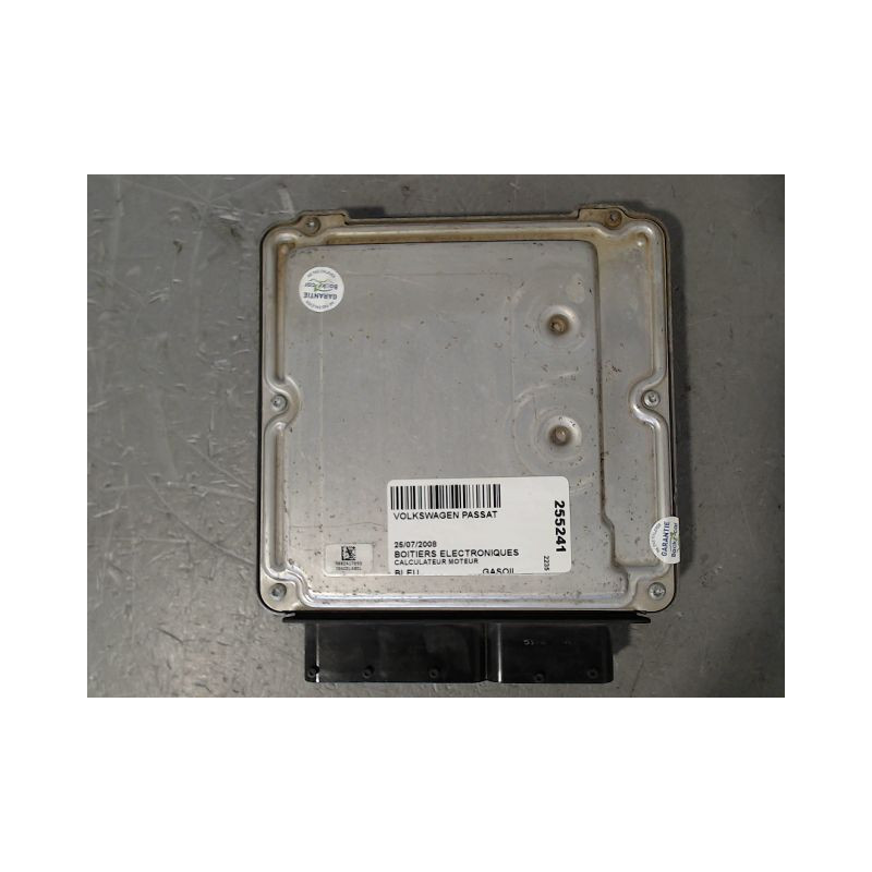 CALCULATEUR MOTEUR VOLKSWAGEN PASSAT