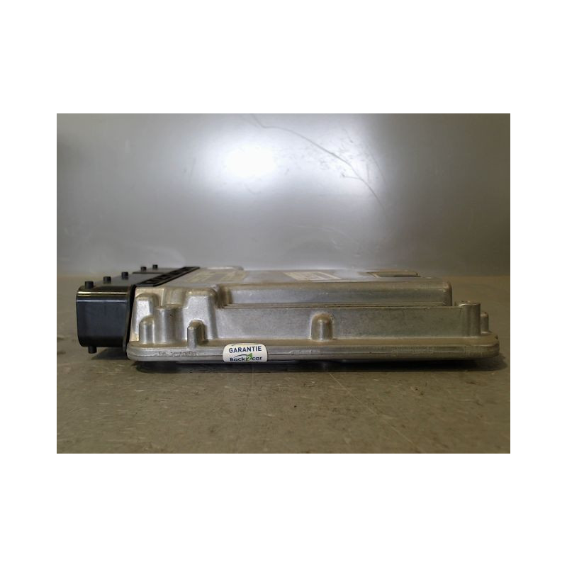 CALCULATEUR MOTEUR AUDI A4