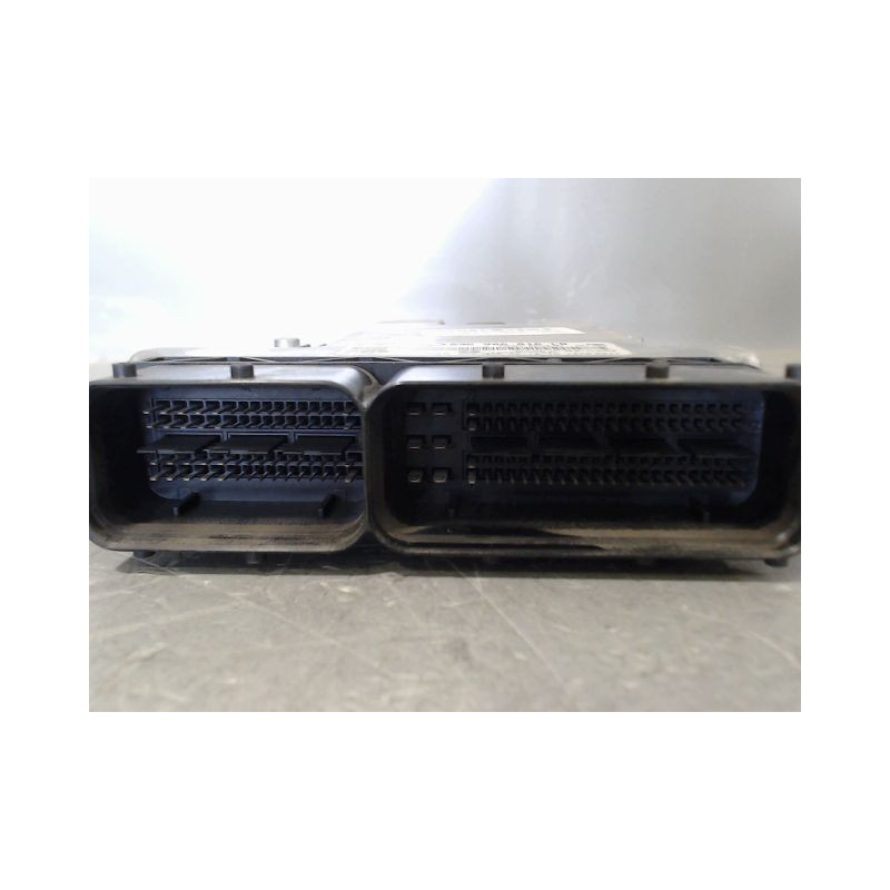 CALCULATEUR MOTEUR AUDI A4