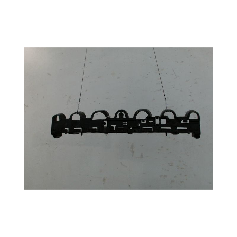 SUPPORT CENTRAL PARE-CHOC ARRIERE  RENAULT CLIO