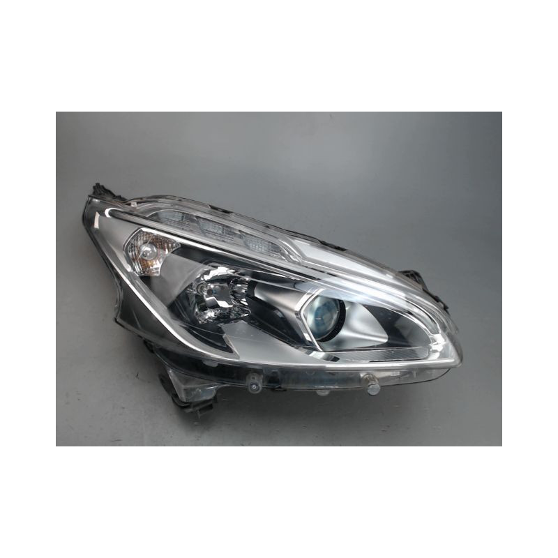 PHARE DROIT PEUGEOT 208