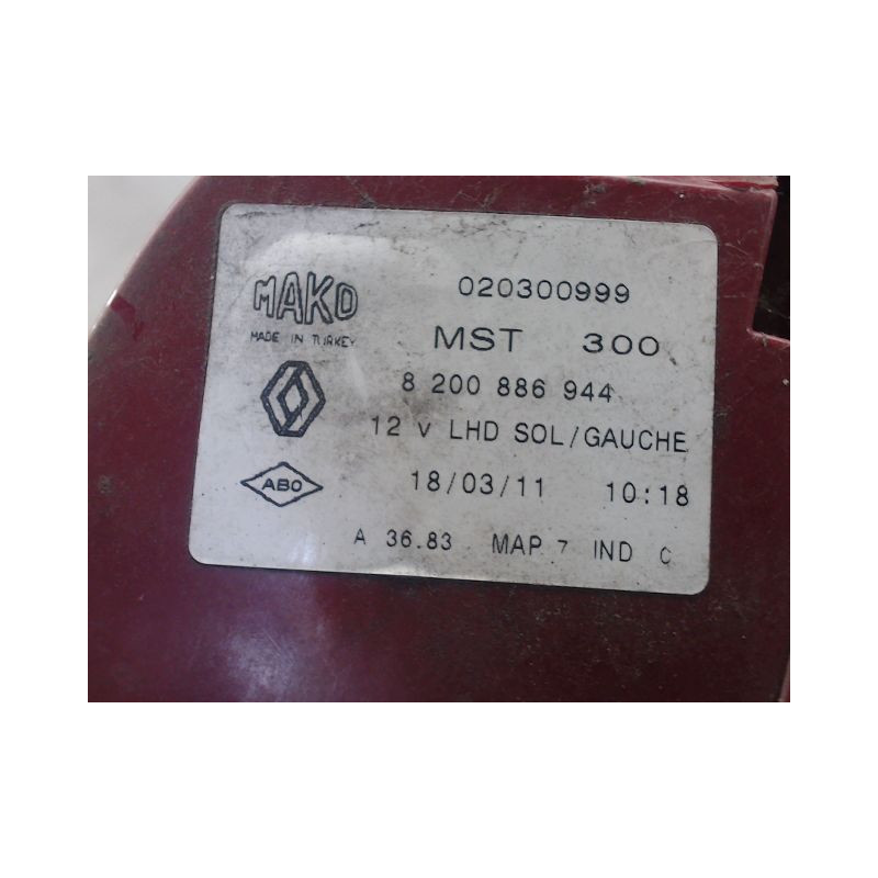 FEU ARRIERE GAUCHE  RENAULT CLIO