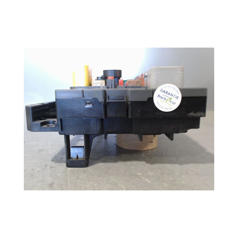 BOITE A FUSIBLES PEUGEOT 3008