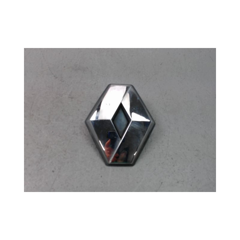 SIGLE CALANDRE RENAULT CLIO