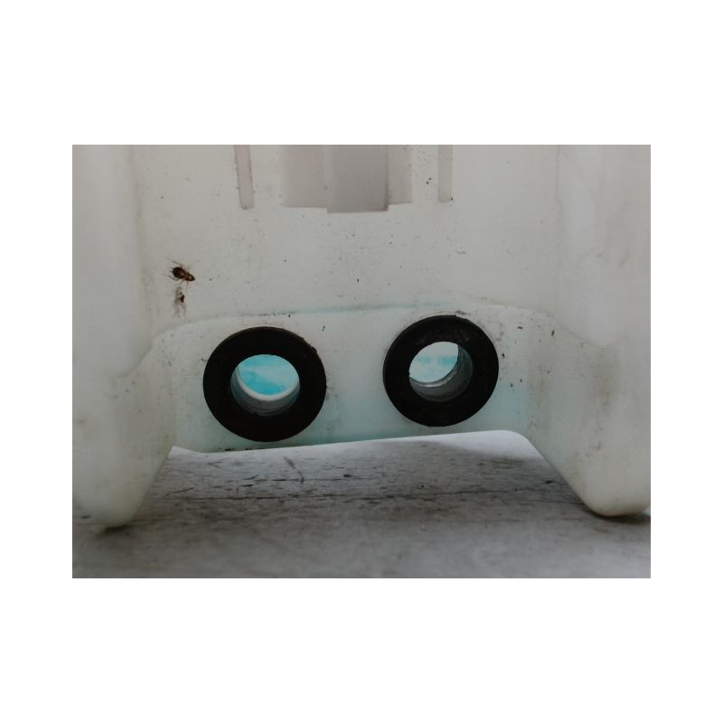 RESERVOIR LAVE-GLACE AVANT TOYOTA YARIS