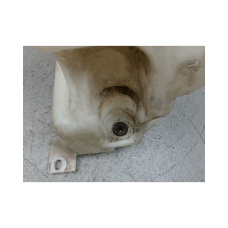 RESERVOIR LAVE-GLACE AVANT VOLKSWAGEN GOLF IV 98-2004