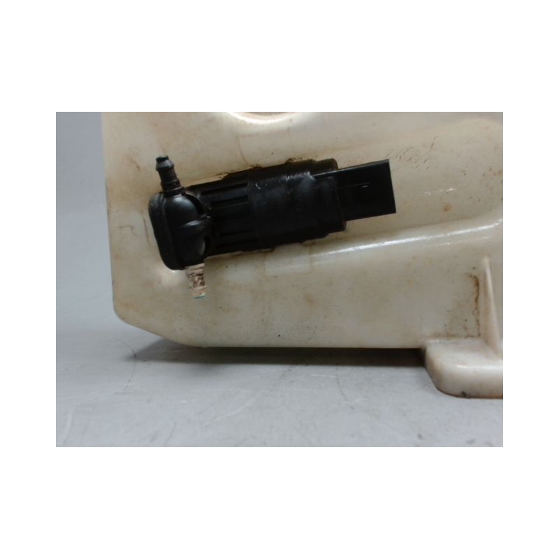 RESERVOIR LAVE-GLACE AVANT VOLKSWAGEN GOLF V 2003-2009
