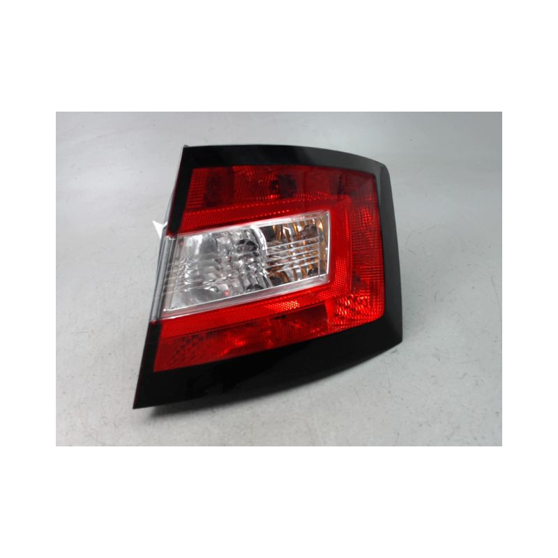 FEU ARRIERE DROIT SKODA FABIA II Phase 1 2007-2010