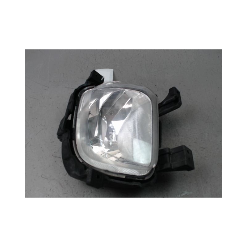 PHARE ANTIBROUILLARD AVANT DROIT KIA CARENS 2002-