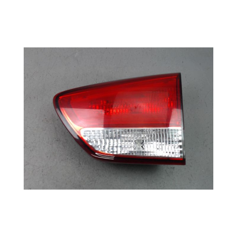 FEU ARRIERE INTERIEUR DROIT KIA CARENS 2002-
