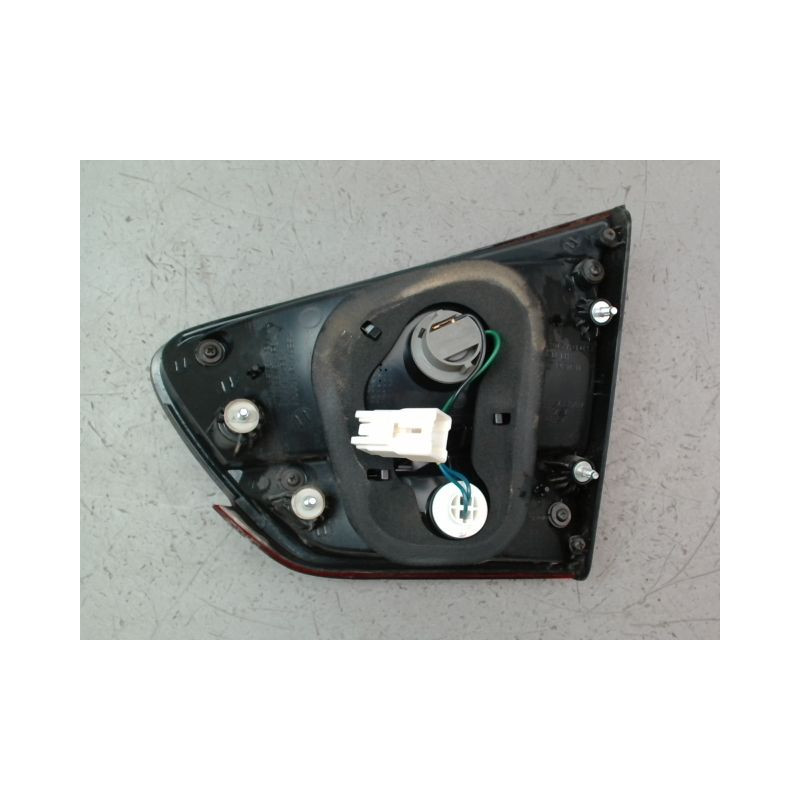FEU ARRIERE INTERIEUR GAUCHE KIA CARENS 2002-
