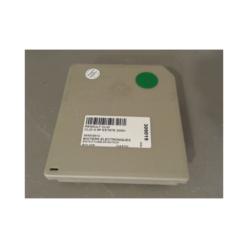 BOITE A FUSIBLES RENAULT CLIO III ESTATE 2008-