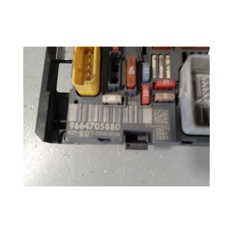 BOITE A FUSIBLES CITROEN C4 PICASSO LONG