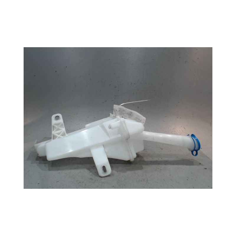 RESERVOIR LAVE-GLACE AVANT TOYOTA YARIS
