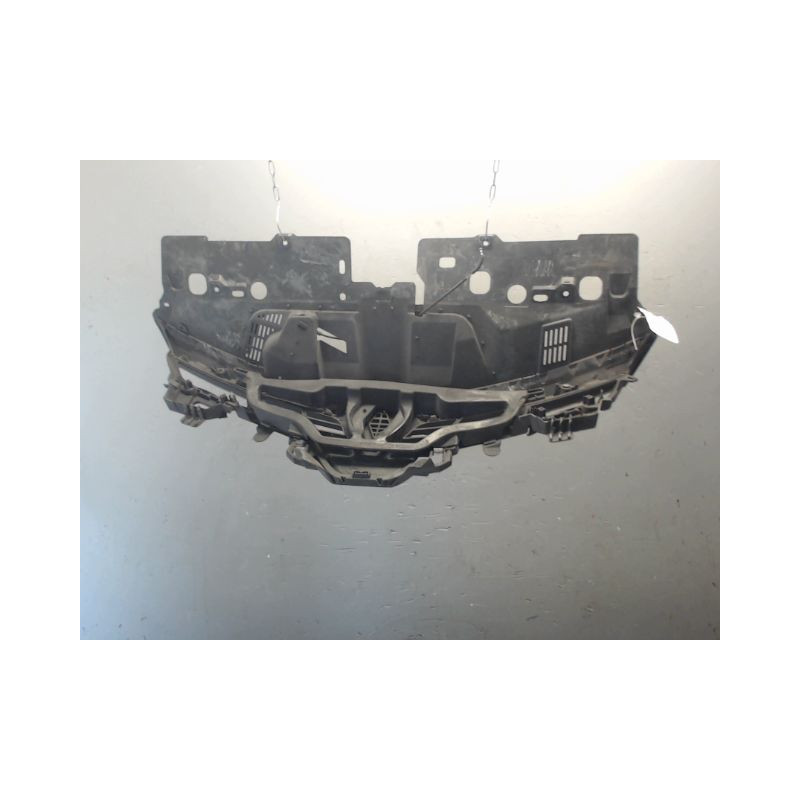 CALANDRE RENAULT CLIO