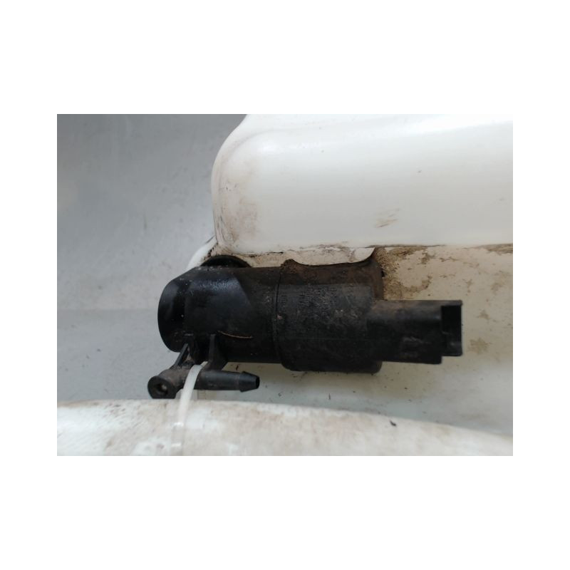 RESERVOIR LAVE-GLACE AVANT RENAULT KANGOO