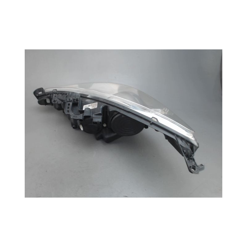 PHARE DROIT PEUGEOT 207