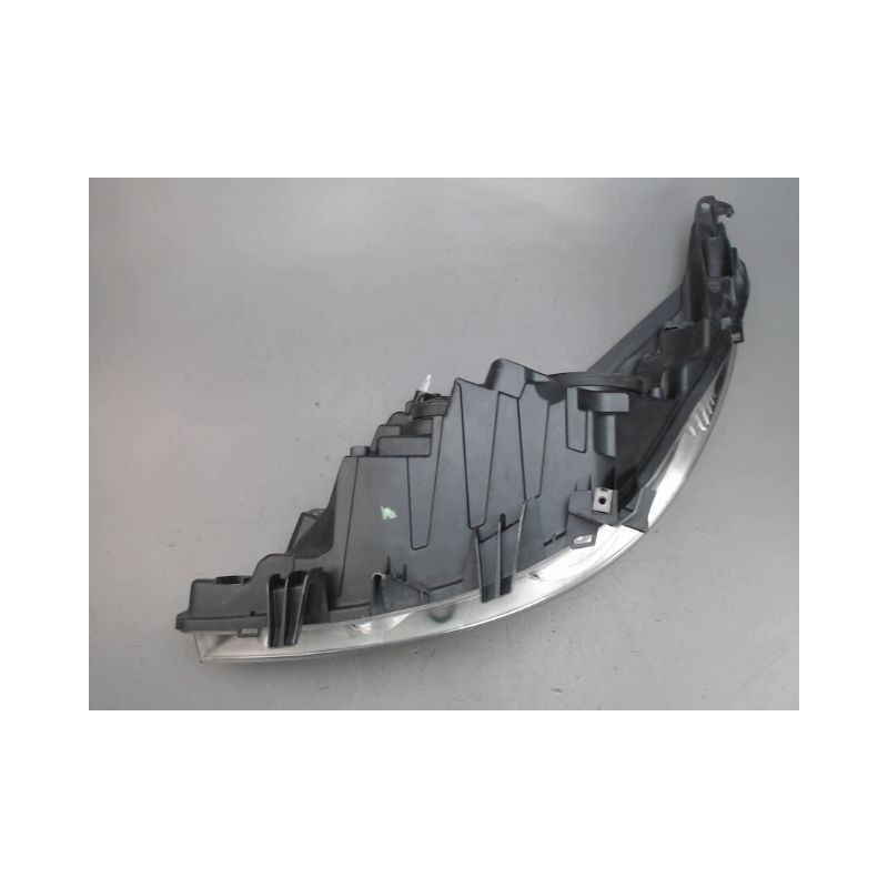 PHARE DROIT PEUGEOT 207