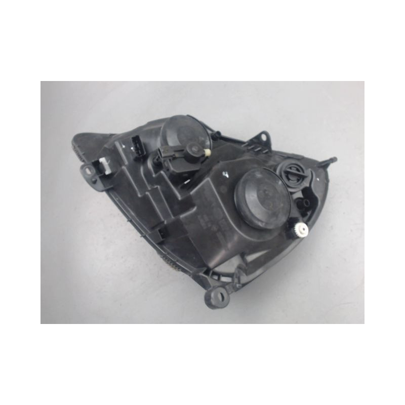 PHARE DROIT RENAULT CLIO