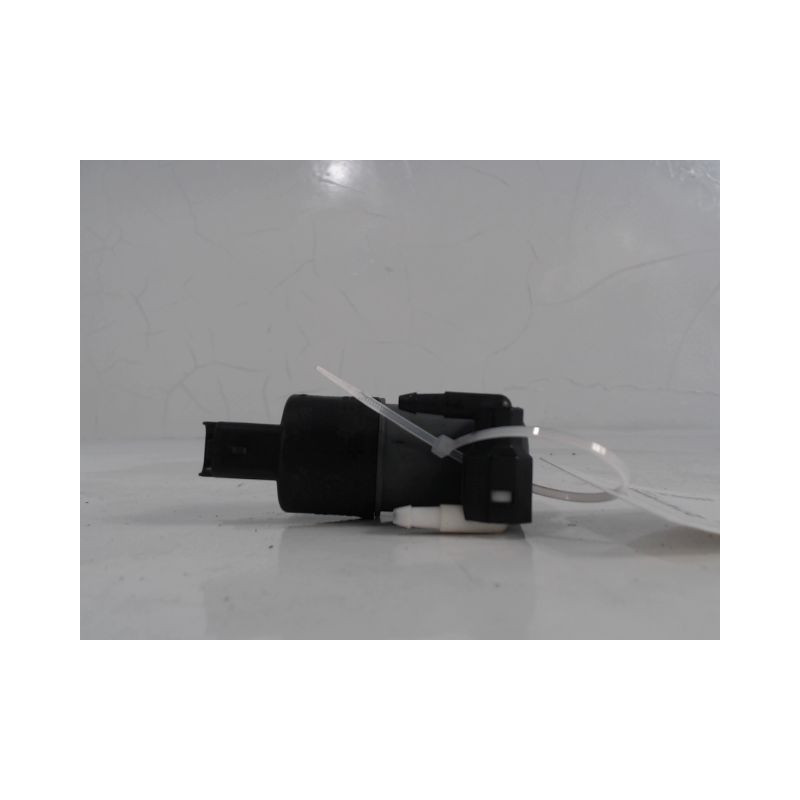 POMPE LAVE-GLACE AVANT NISSAN MICRA 2009-