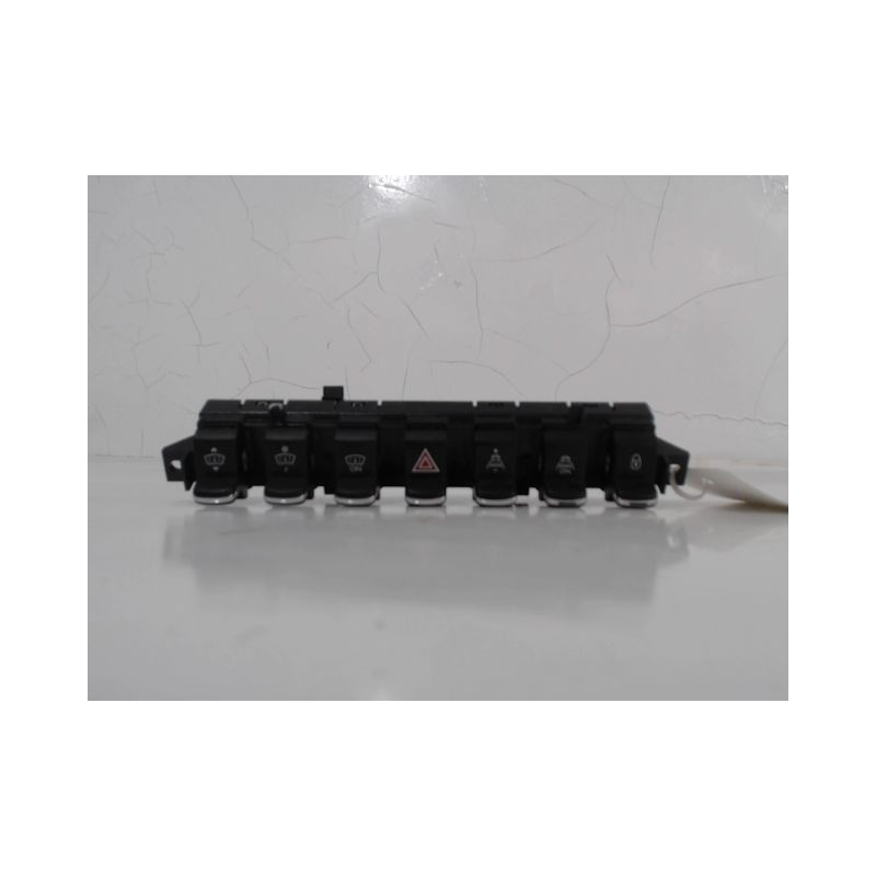 BOUTON DE WARNING PEUGEOT 3008 2008-