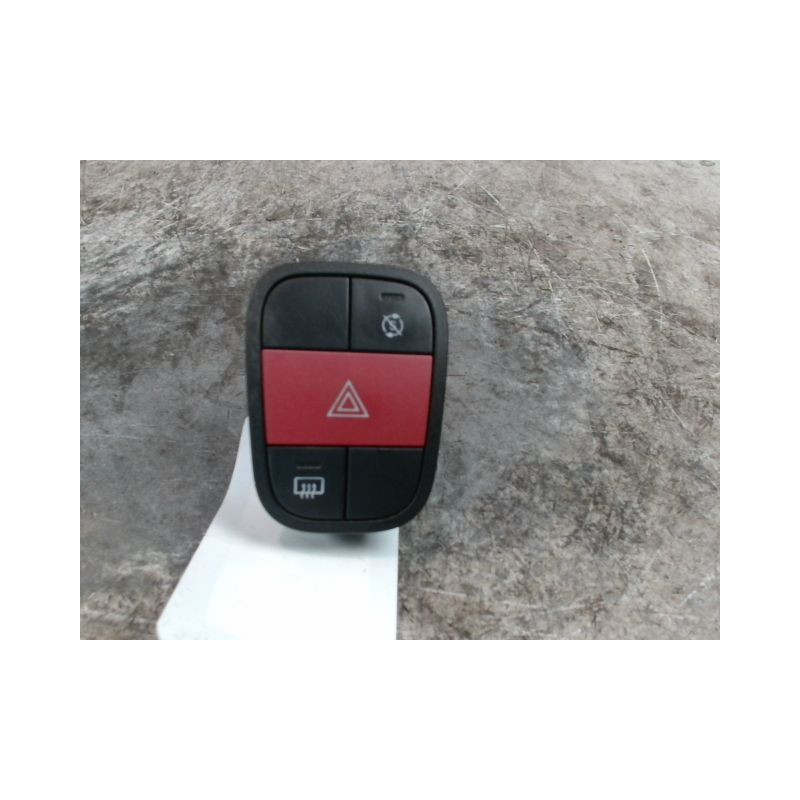 BOUTON DE WARNING PEUGEOT BIPPER