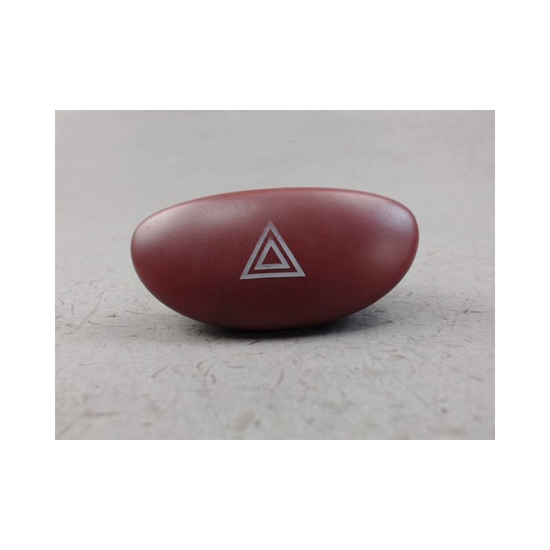 BOUTON DE WARNING PEUGEOT 206