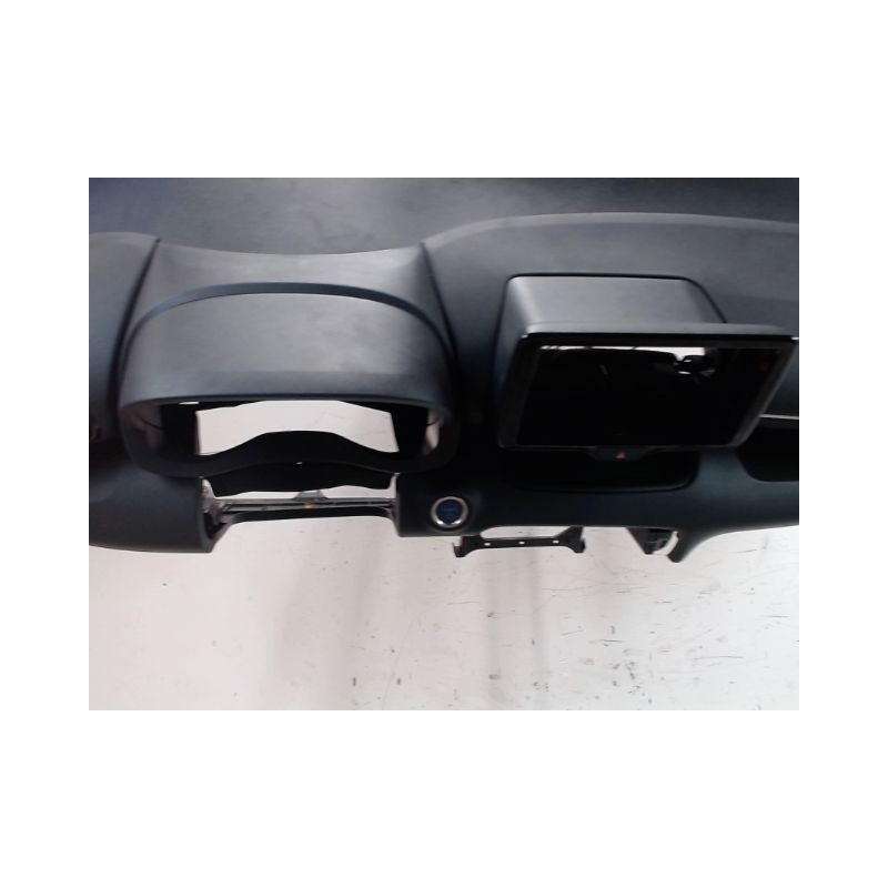 PLANCHE DE BORD  TOYOTA YARIS