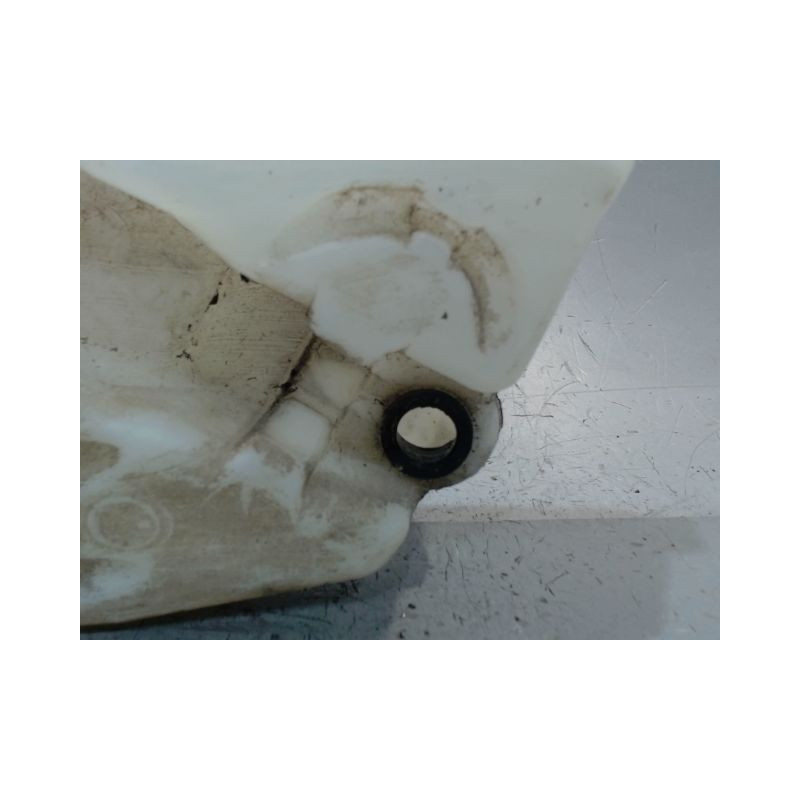 RESERVOIR LAVE-GLACE AVANT PEUGEOT 206
