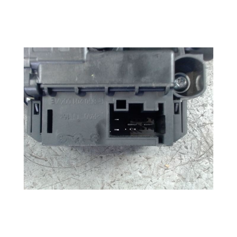 MECANISME+MOTEUR LEVE-GLACE AVANT DROIT VOLKSWAGEN POLO 2009-