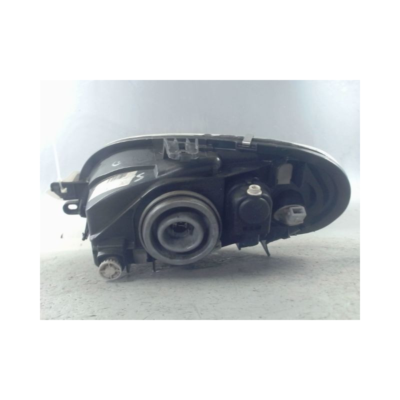 PHARE DROIT CITROEN SAXO 99-