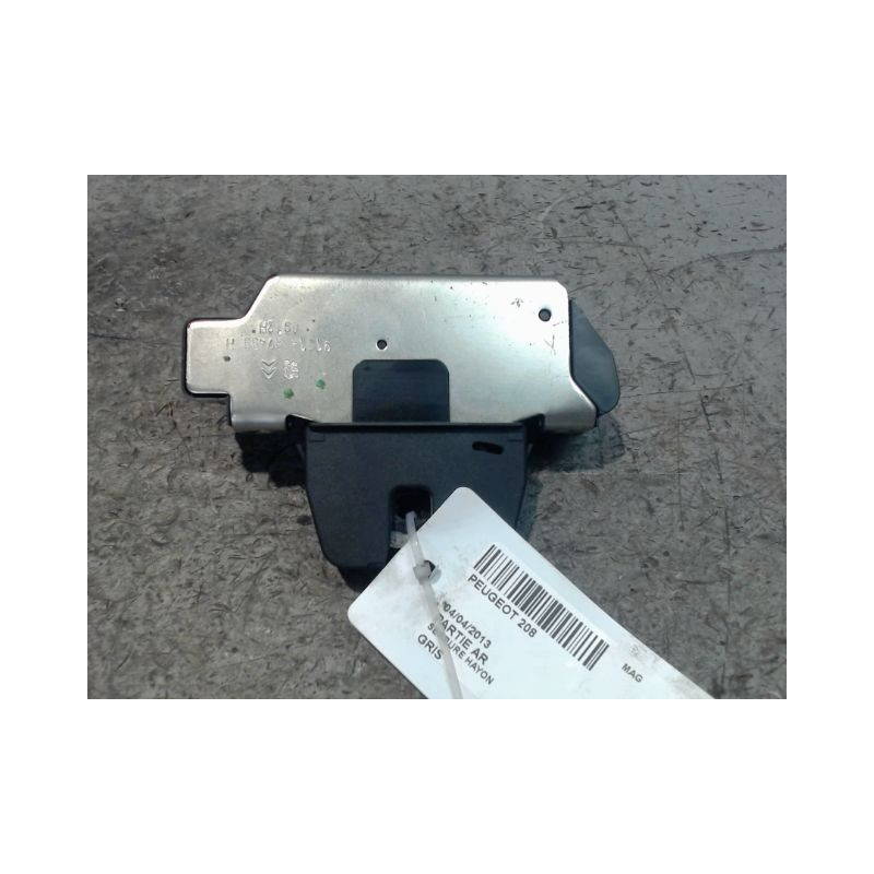 SERRURE HAYON  PEUGEOT 208