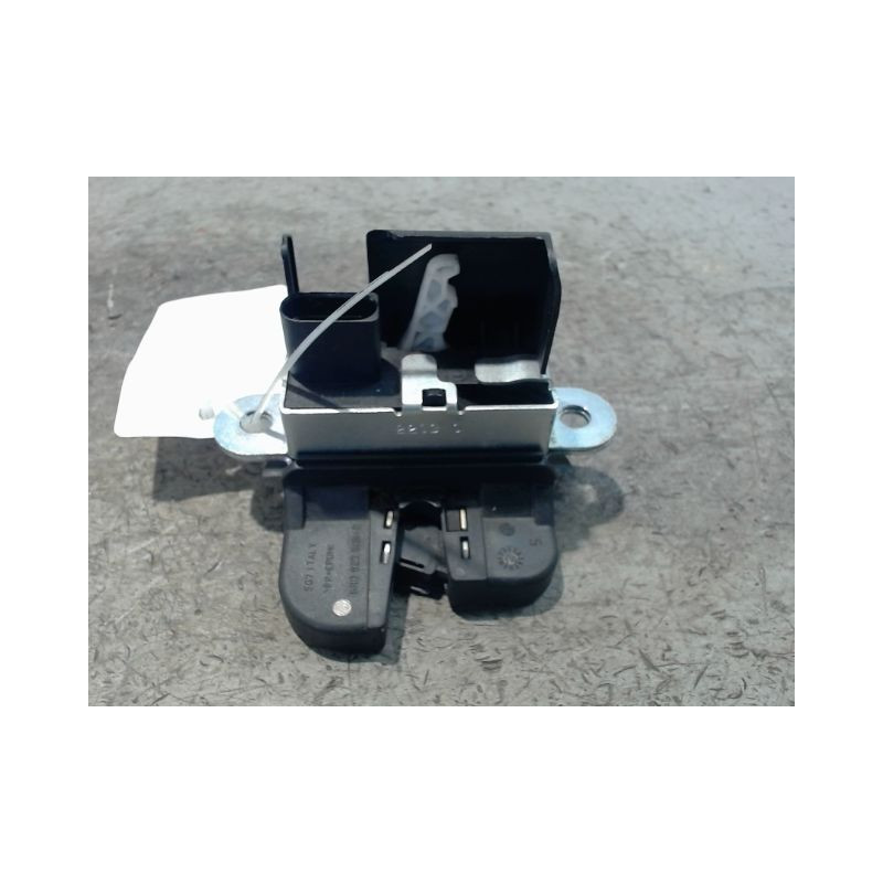 SERRURE HAYON  VOLKSWAGEN POLO 2009-