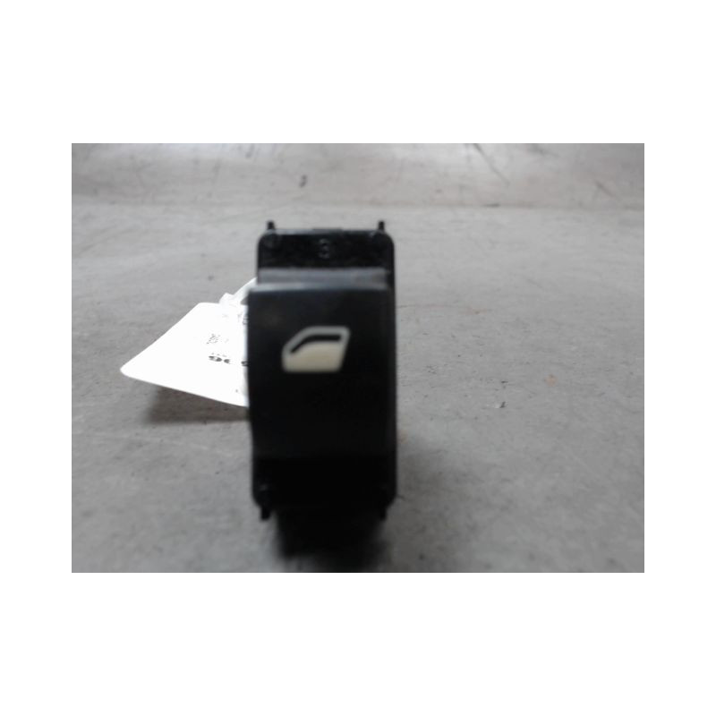COMMANDE LEVE-GLACE PORTE AVD PEUGEOT PARTNER FGT LONG 08-