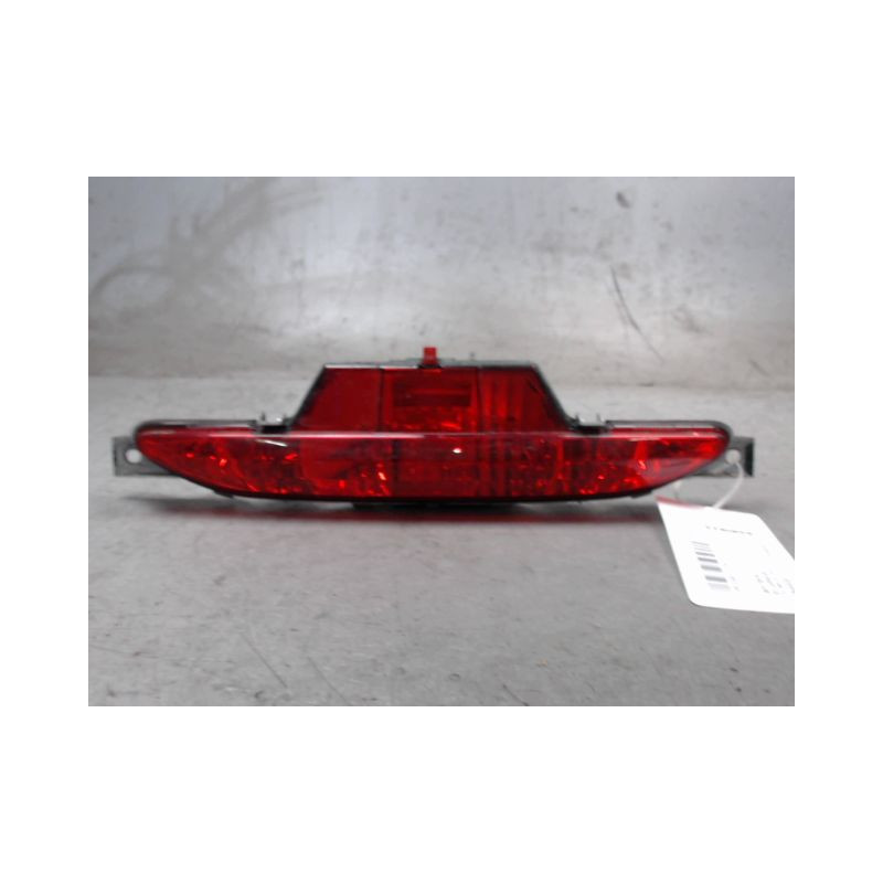FEU BROUILLARD CENTRAL ARRIERE PEUGEOT 208