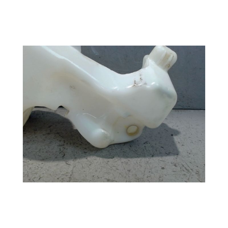 RESERVOIR LAVE-GLACE AVANT PEUGEOT 5008 2009-