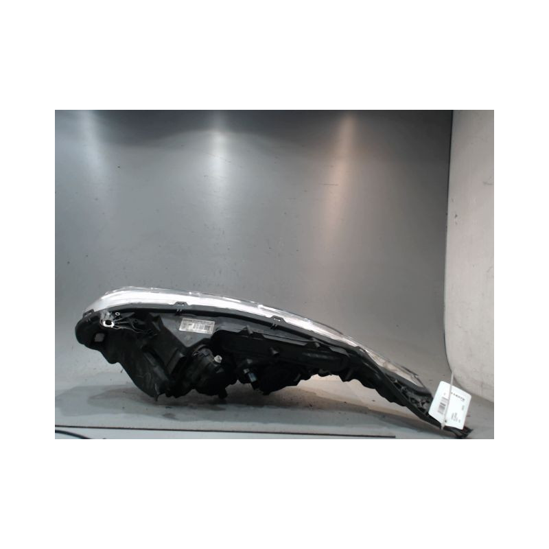 PHARE DROIT PEUGEOT 208