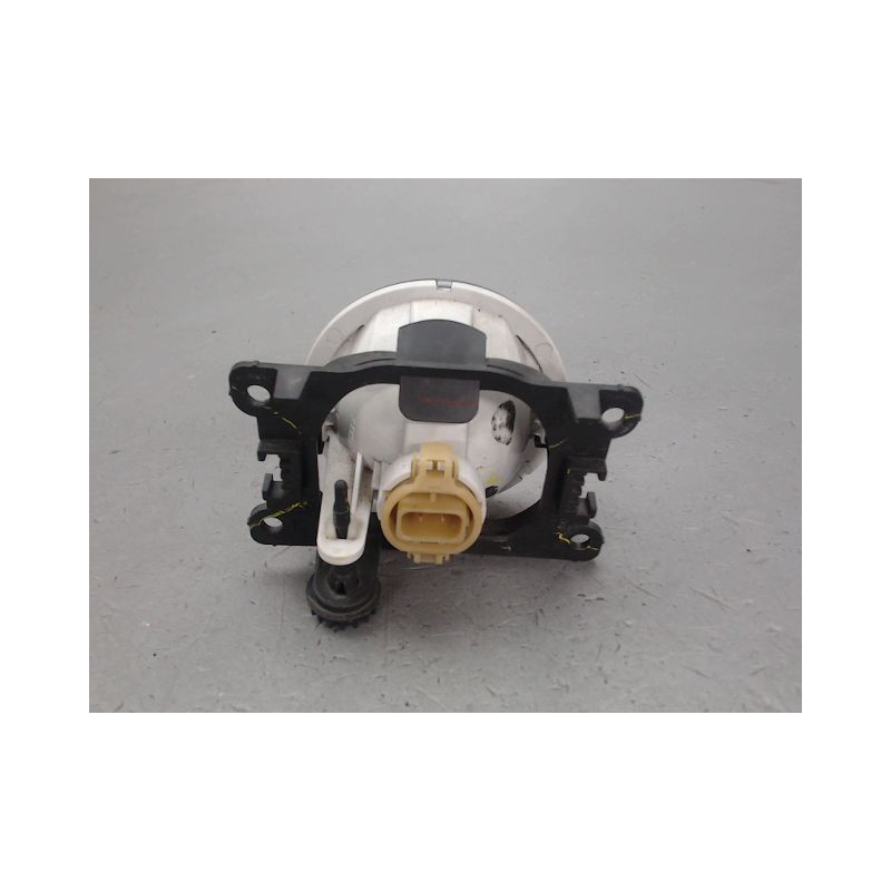 PHARE ANTIBROUILLARD AVANT DROIT PEUGEOT PARTNER