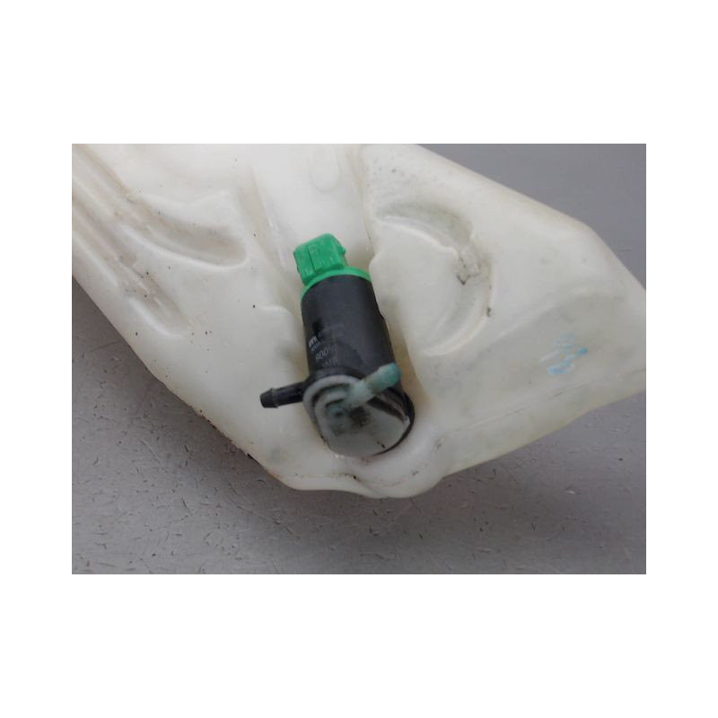 RESERVOIR LAVE-GLACE AVANT PEUGEOT 206