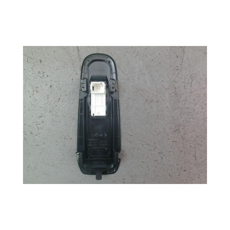 COMMANDE LEVE-GLACE PORTE AVD PEUGEOT 308
