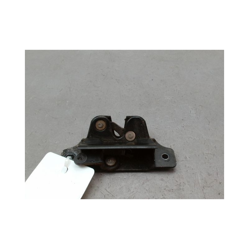 SERRURE HAYON  PEUGEOT 206 + 2009-2013