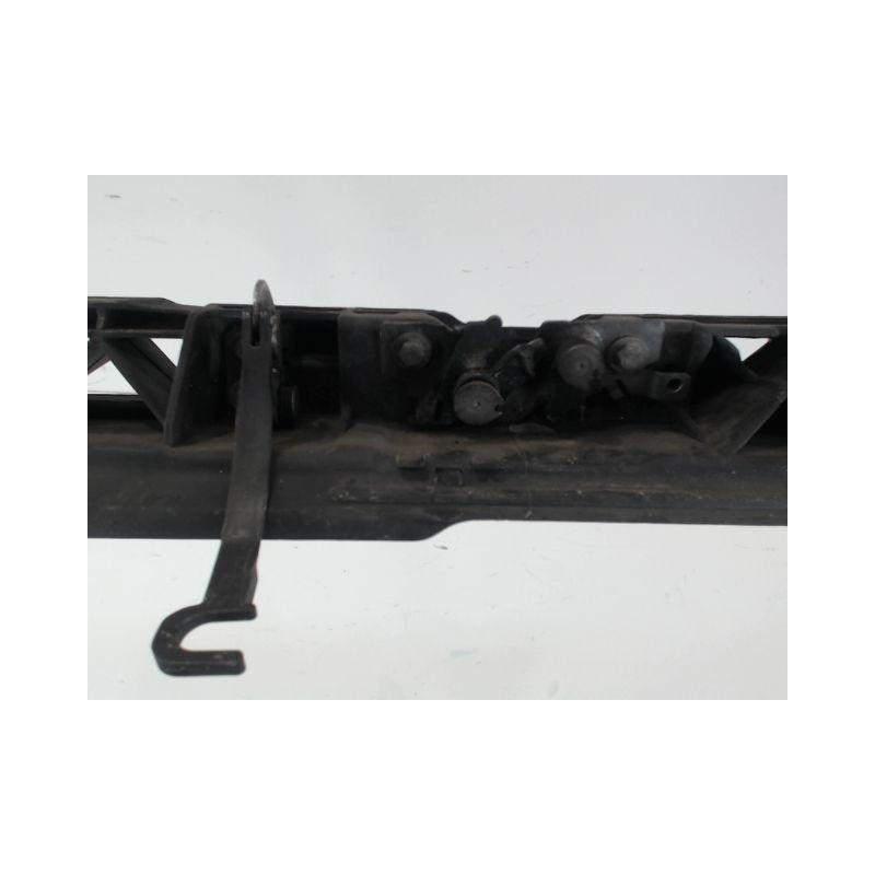 TRAVERSE SUPERIEURE ARMATURE AVANT PEUGEOT 308
