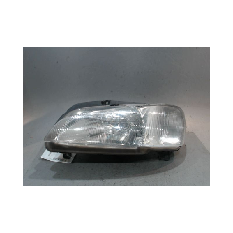 PHARE GAUCHE PEUGEOT 106