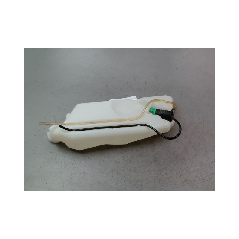 RESERVOIR LAVE-GLACE AVANT PEUGEOT 206+
