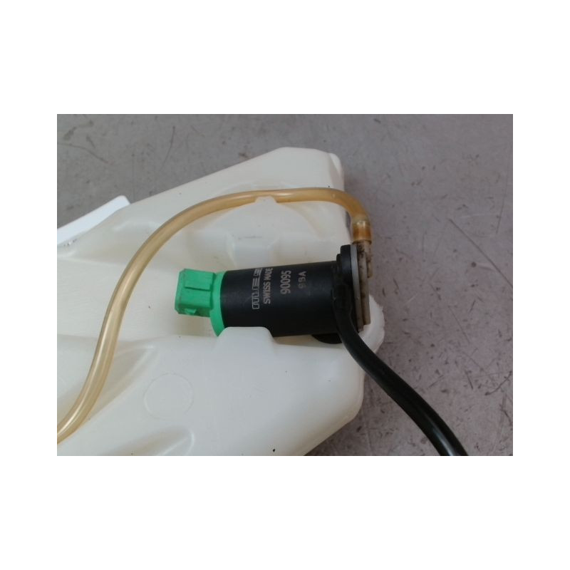RESERVOIR LAVE-GLACE AVANT PEUGEOT 206+