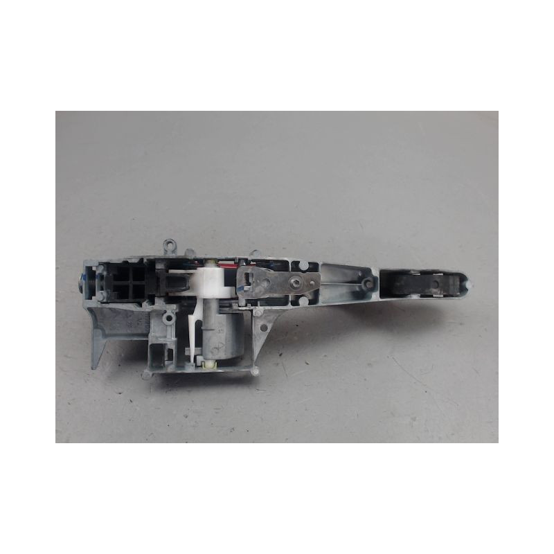 POIGNEE EXTERIEURE PORTE AVANT DROIT PEUGEOT 207