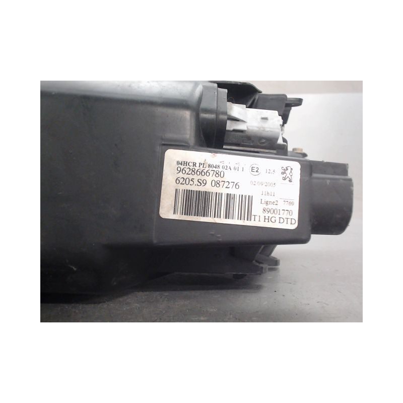 PHARE DROIT PEUGEOT 206