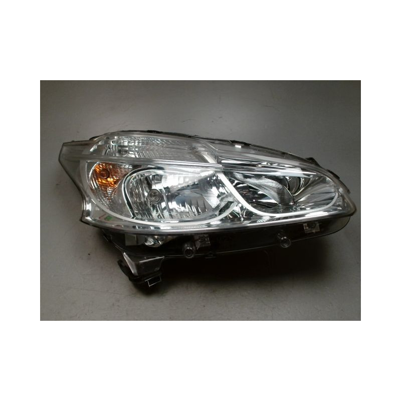 PHARE DROIT PEUGEOT 208