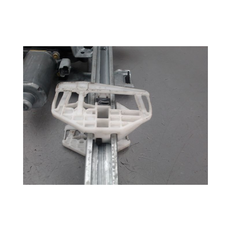 MECANISME LEVE-GLACE AVANT DROIT PEUGEOT PARTNER