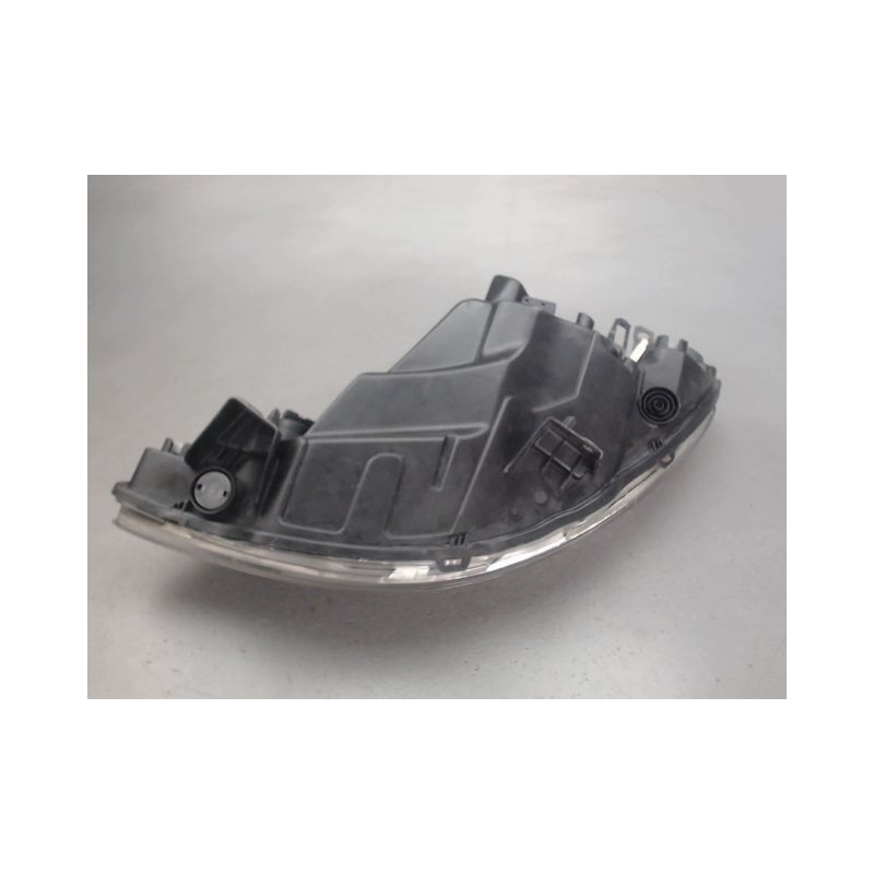 PHARE DROIT PEUGEOT 1007